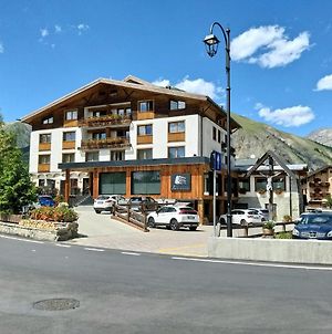 Hotel Bernina Livigno Exterior photo