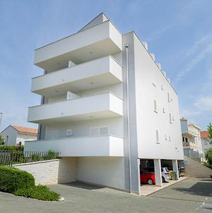 Vila Novak, One-Bedroom Apartment With Balcony And Sea View Has A Jacuzzi On Balcony Novaglia Exterior photo