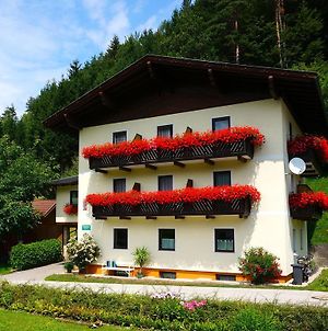 Haus Peter Bed and Breakfast Latschach ober dem Faakersee Exterior photo