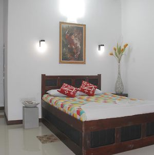 Sylvester Villa Hostel Negombo Room photo