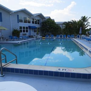 Dolphin Inn Resort Fort Myers Beach Exterior photo