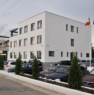 Hotel Emd Bacău Exterior photo