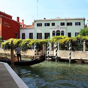 Pensione Accademia - Villa Maravege Venezia Exterior photo