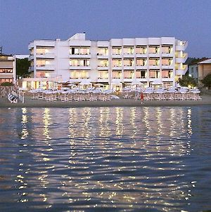 Hotel Sabbia D'oro San Vincenzo Exterior photo