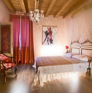 Antica Dimora Conti Custoza Bed and Breakfast Roverbella Room photo