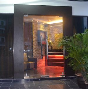 Hanis Villa Hotel Kota Bharu Exterior photo