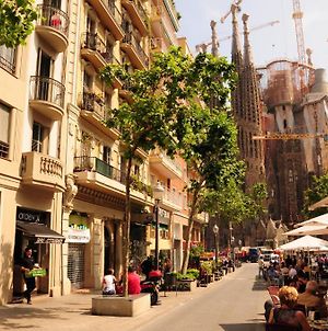 Gaudi Sagrada Familia Appartamento Barcellona Exterior photo