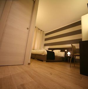 La Loggia de' Banchi Hotel La Spezia Room photo