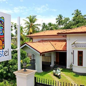 Hostel First Negombo Exterior photo