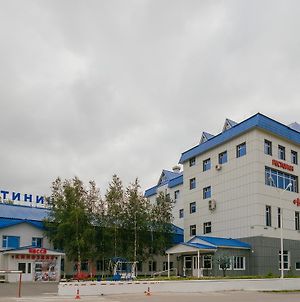 Nadezhda Hotel Nižnevartovsk Exterior photo