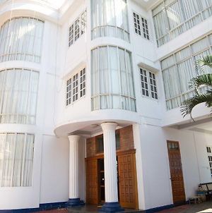 Majesty Hotel Yangon Exterior photo