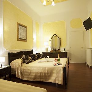 Palazzo Salini Luxury B And B Sulmona Room photo