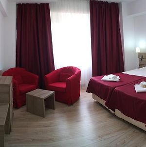 Confort Hotel Otopeni Room photo