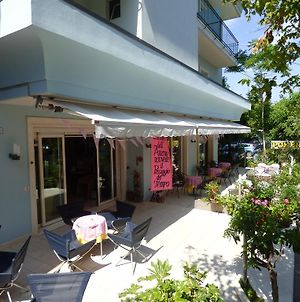 Hotel Poker Misano Adriatico Exterior photo