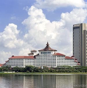 Sedona Hotel Yangon Exterior photo