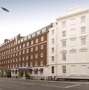 Premier Inn London Victoria Exterior photo