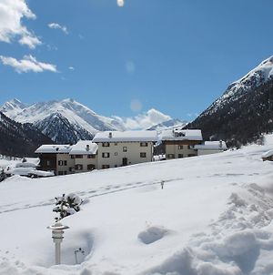 Beautiful Holiday Home In Livigno Italy Near Ski Area Exterior photo