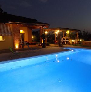 Villa With Private Swimming Pool & Spa Parma Exterior photo