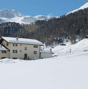 Pleasing Holiday Home In Livigno Near Ski Area Exterior photo