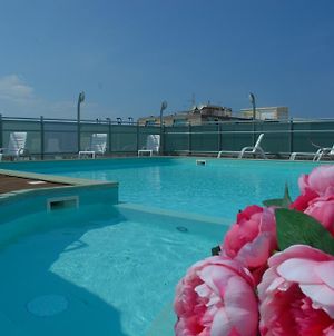 Residence Hotel Club House Cattolica Exterior photo