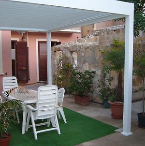 Casa indipendente con ampia veranda Villa Portopalo Di Capo Passero Exterior photo