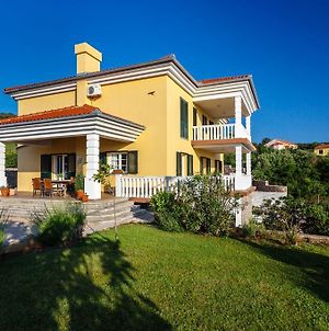 Villa Mirela Vrbnik Exterior photo