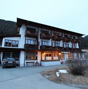 Cosy Apartment In Weissensee Near Ski Lift Exterior photo