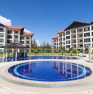 Sabah Beach Villas & Suites Kota Kinabalu Exterior photo