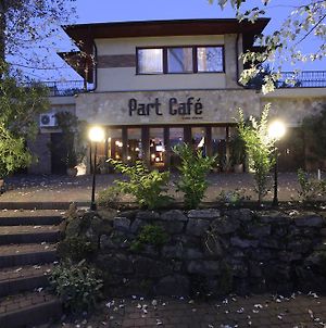 Part Cafe Residence Dunakeszi Exterior photo