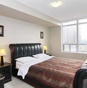 Executive Stay At Ovation Square One Mississauga Exterior photo