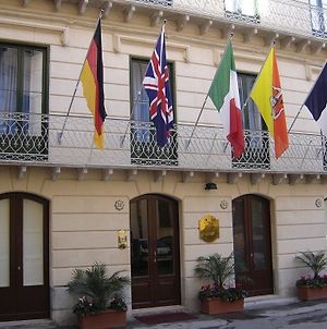 Hotel Residence Le Chiavi Di San Francesco Trapani Exterior photo
