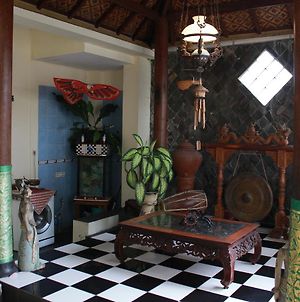 La Javanaise Home Stay Malioboro Yogyakarta Exterior photo