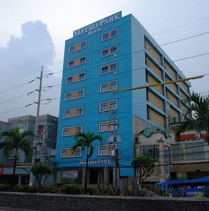 Metro Park Hotel Mandaue Cebu Exterior photo