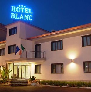 Hotel Blanc Casoria Exterior photo