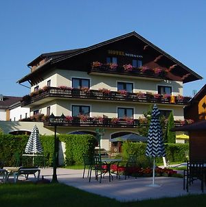 Hotel Weismann Sankt Georgen im Attergau Exterior photo