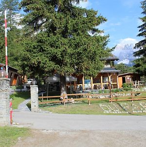 Camping Du Parc Hotel Pré-Saint-Didier Exterior photo