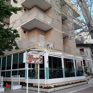 Hotel Maxim Misano Adriatico Exterior photo