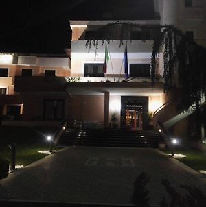 Hotel De La Ville&Centro Congressi Benevento Exterior photo