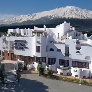 Assinos Palace Hotel Giardini Naxos Exterior photo