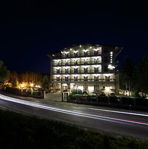 Hotel Helen Bacău Exterior photo