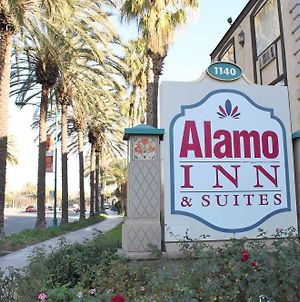 Alamo Inn & Suites Anaheim Exterior photo