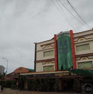 Thy Ny Hotel Battambang Exterior photo