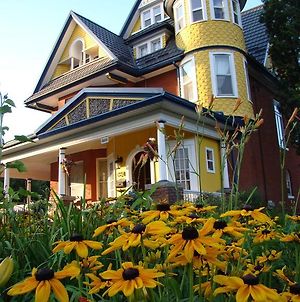 A Moment In Time Bed And Breakfast Niagara Falls Exterior photo