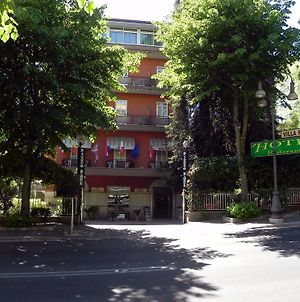 Hotel Villa Robinia Genzano Di Roma Exterior photo