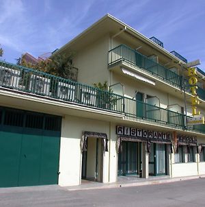 Hotel La Pergola Rionero in Vulture Exterior photo