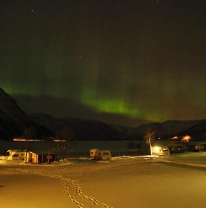 Gullesfjord Camping Hotel Exterior photo