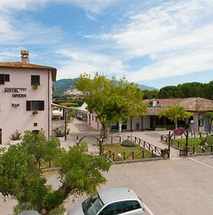 Hotel Green Village Assisi Exterior photo