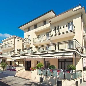 Hotel Villa Lieta Rimini Exterior photo