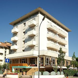 Hotel Casali Cervia Exterior photo
