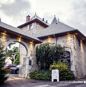 Chateau Des Comtes De Challes Hotel Exterior photo